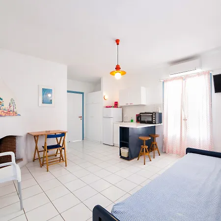 Fivos Apartment *