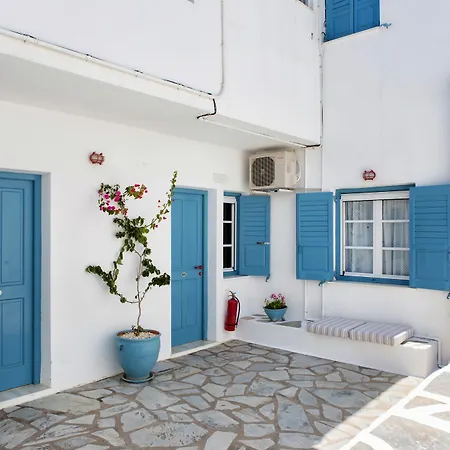 Fivos * Parikia (Paros)